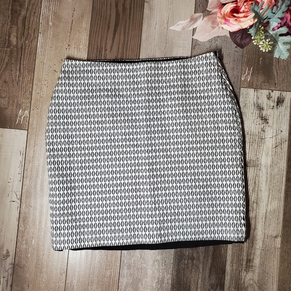 Ann Taylor Tapestry Lined Side Zip Pencil Skirt Women's Size 4 NWOT Black White - Picture 14 of 14